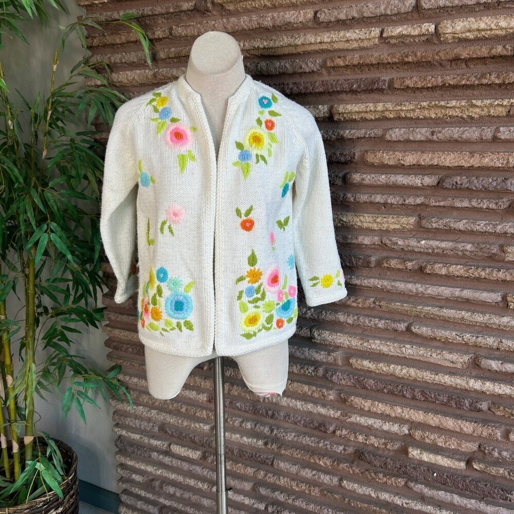 Vintage 60s Mod Embroidered Flowers Open Drape Cardigan Sweater - Picture 9 of 9